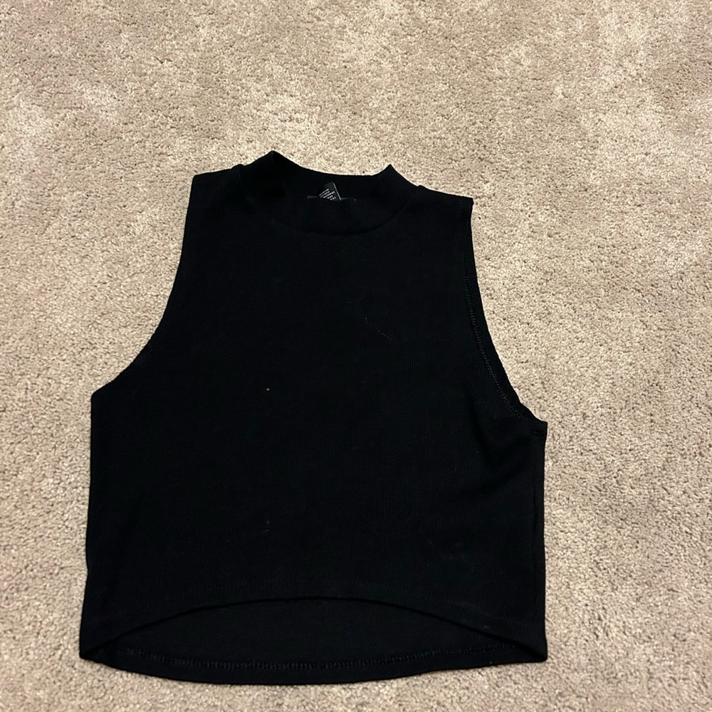 Forever 21 cropped blank tank